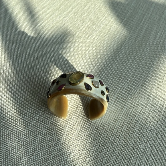Ashley Pittman Ungana mixed stone cuffed bracelet light horn - Picture 3 of 11